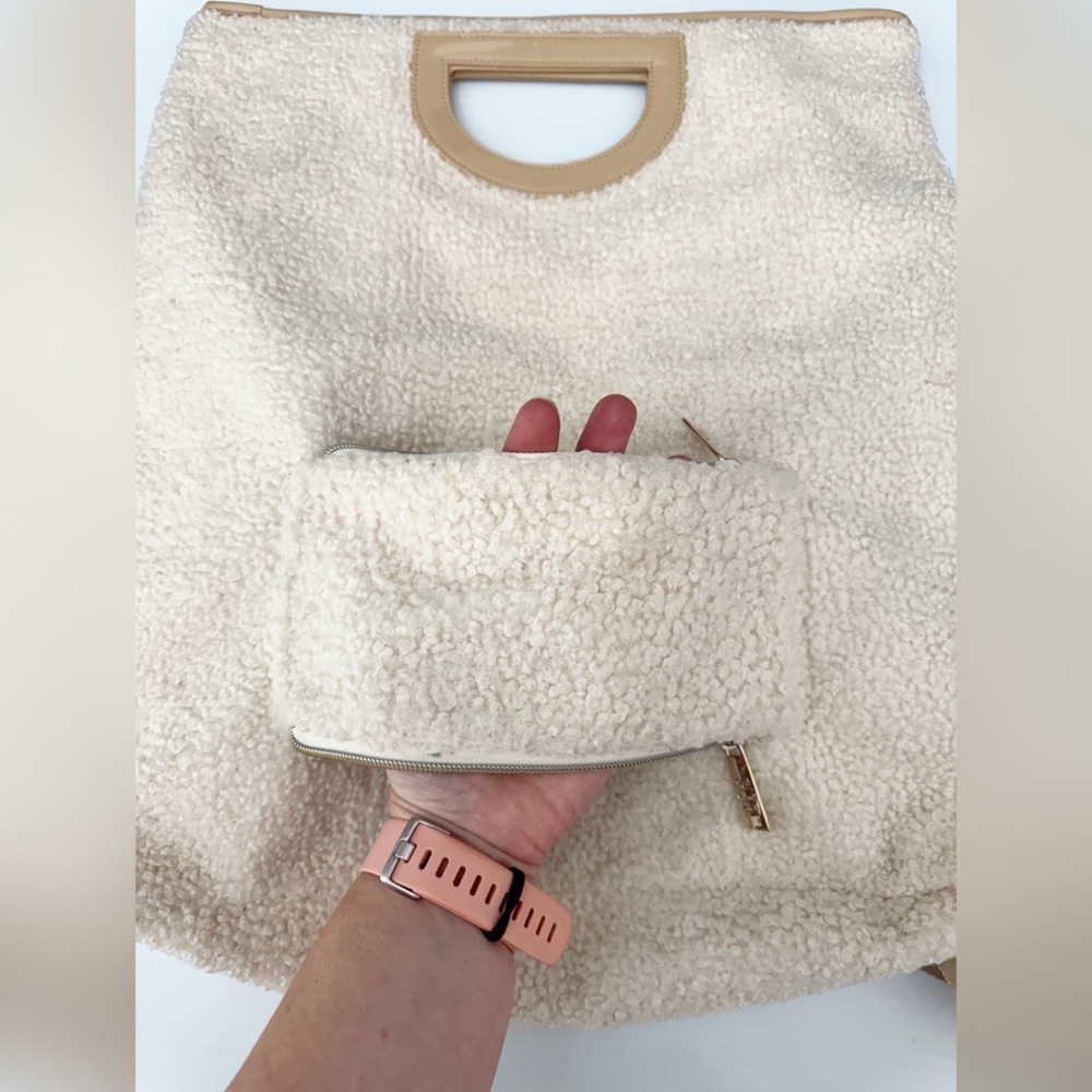 BEIS The Messenger Tote — Limited Edition - Picture 9 of 16